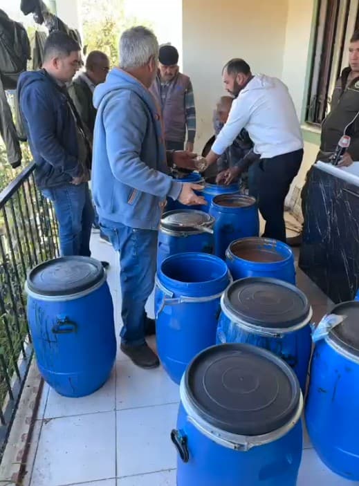 Toptan sipariş variller teslimat sırasında