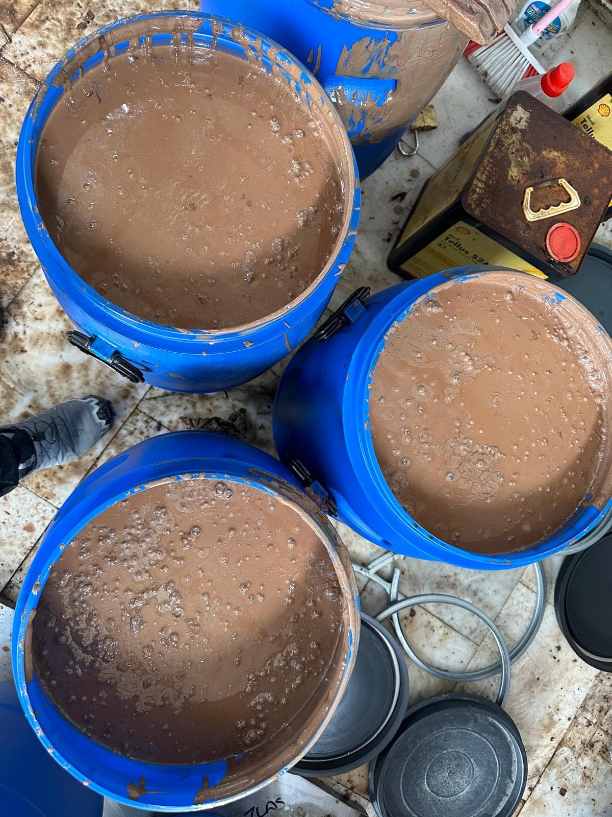 Kullanım için porsiyonlanmaya hazır ham sığla yağı